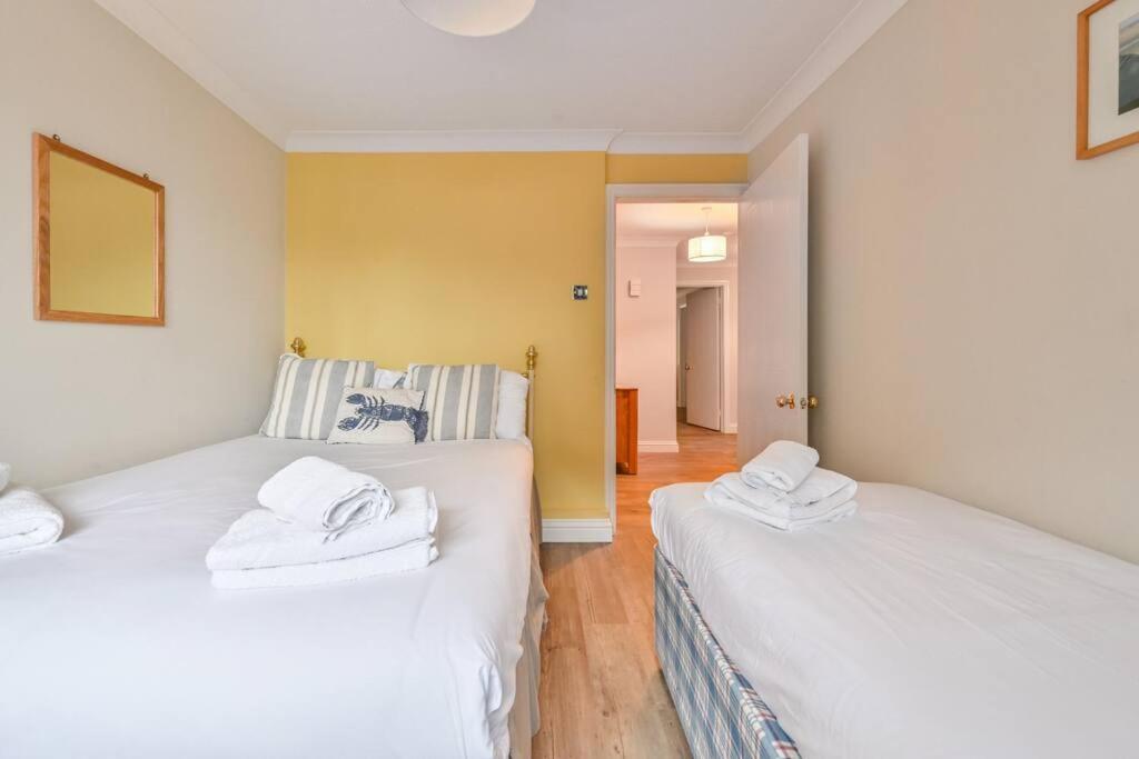 Spacious Sandbanks Apartment Near Beach And Bars With Free Parking Poole Dış mekan fotoğraf