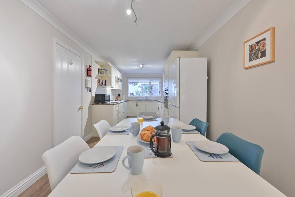 Spacious Sandbanks Apartment Near Beach And Bars With Free Parking Poole Dış mekan fotoğraf